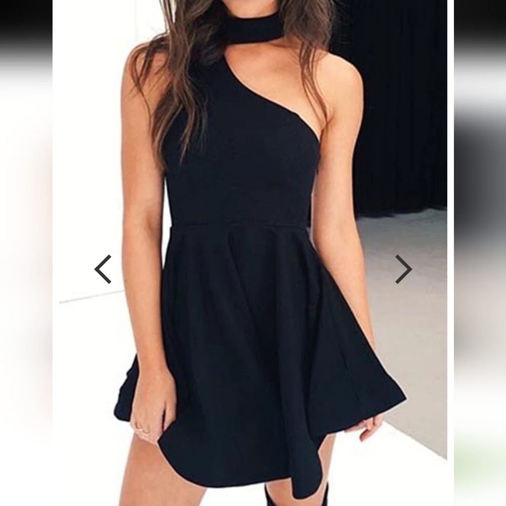 L'Atiste | Black Circle Skirt Halter Neck Asymmetrical Dress Size Small